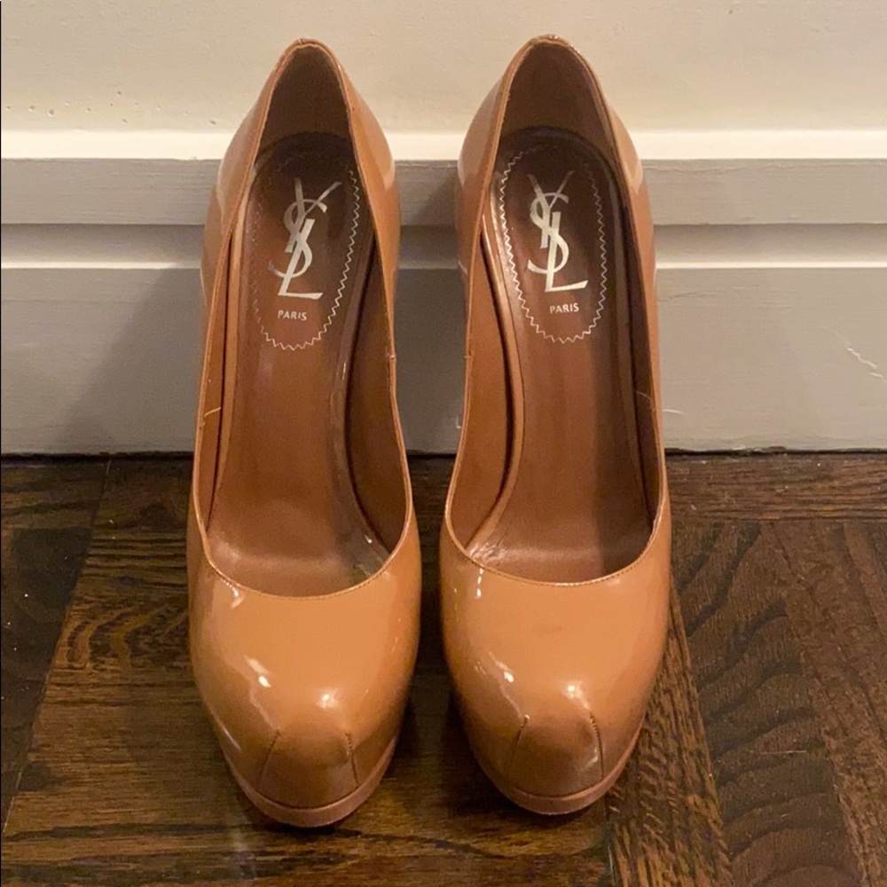 YSL patent nude pumps